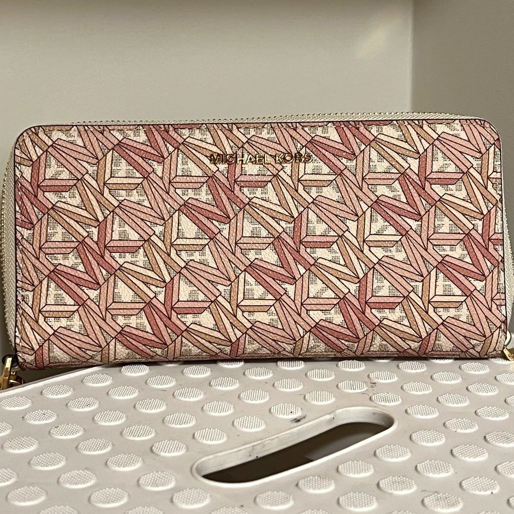 Michael Kors Travel Continental Leather Wallet/Wristlet